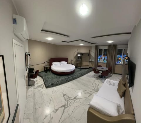 Romantic Studio | 1 bedroom, premium bedding, down comforters, minibar