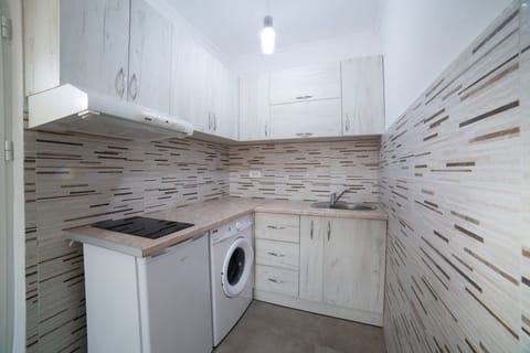 Apartment, 1 Bedroom | Private kitchen | Fridge, oven, stovetop, electric kettle