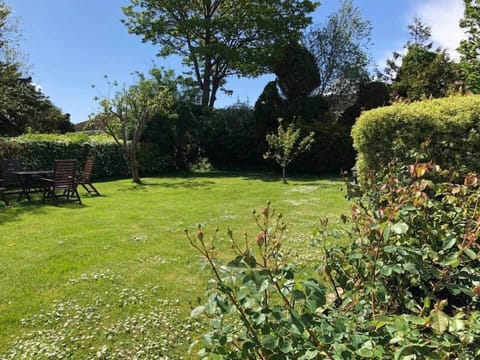 Family Room | Garden view