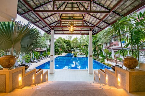 2 outdoor pools, pool umbrellas, sun loungers