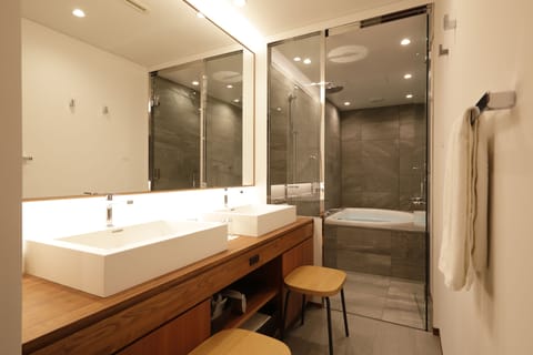 Forest Terrace Superior | Bathroom | Separate tub and shower, deep soaking tub, slippers, bidet