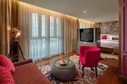 Suite, 1 King Bed (Opera House View) | Minibar, in-room safe, desk, blackout drapes