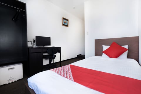 Deluxe Single Room, Non Smoking | Desk, free WiFi, bed sheets