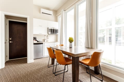 Standard Double Room (103) | In-room dining