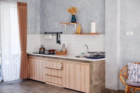 Design Studio Suite | Private kitchen | Stovetop, rice cooker, cookware/dishes/utensils