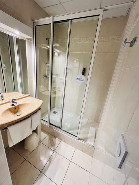 Double Room | Premium bedding, pillowtop beds, desk, blackout drapes