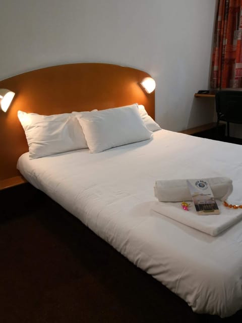 Premium bedding, Select Comfort beds, in-room safe, desk