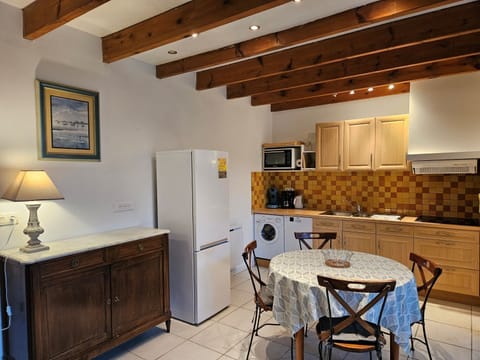 House, 1 Bedroom, Garden View | Private kitchen