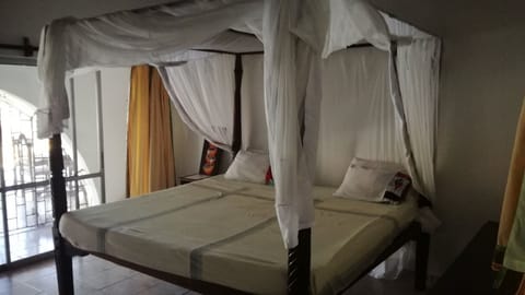 Individually decorated, individually furnished, bed sheets