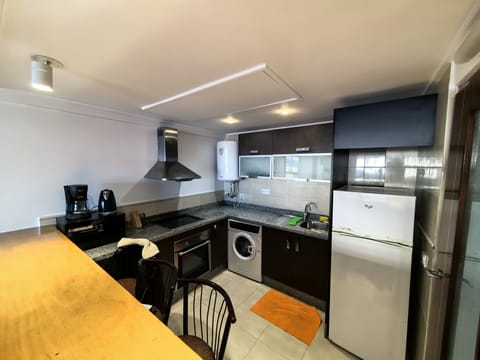 Signature Apartment, 1 Bedroom, Sea View | Private kitchen | Fridge, microwave, oven, stovetop