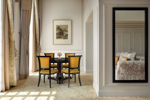 Duplex Eiffel View Suite 1 King | Living area | 43-inch flat-screen TV with cable channels, TV, pay movies