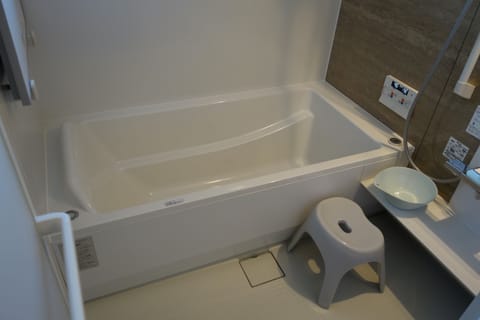 Private Vacation Home | Bathroom | Combined shower/tub, hair dryer, slippers, electronic bidet