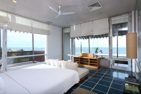 Suite with Sea View | 1 bedroom, premium bedding, in-room safe, desk