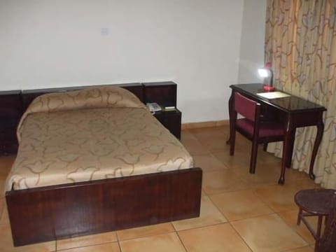 Single  | Minibar, iron/ironing board, free WiFi, bed sheets