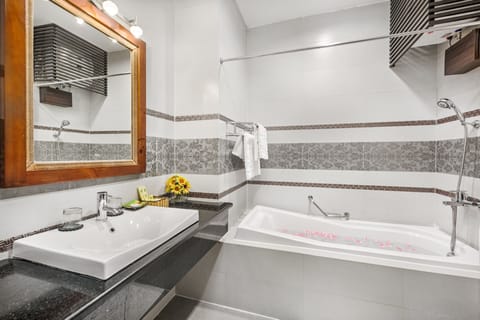 Standard Double or Twin Room, Non Smoking, No Windows | Bathroom | Designer toiletries, hair dryer, slippers, bidet