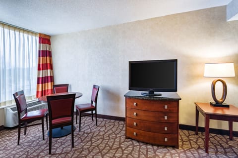 Suite, 1 Bedroom | Premium bedding, desk, blackout drapes, iron/ironing board