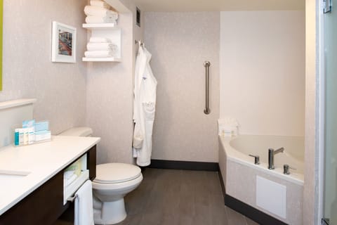 Room, 1 King Bed, Bathtub | Bathroom | Combined shower/tub, free toiletries, hair dryer, towels