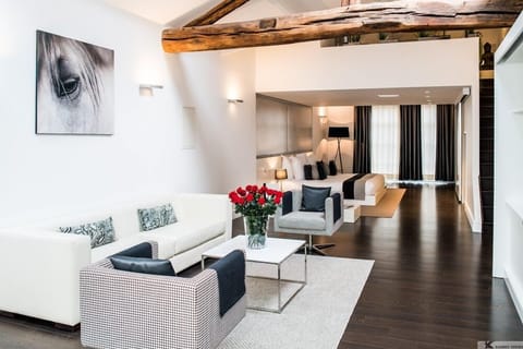Suite Duplex | Living area | Flat-screen TV