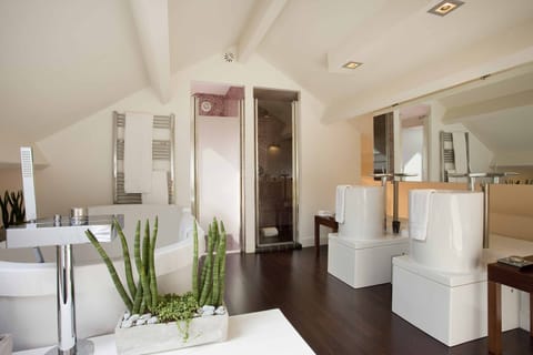 Loft Duplex for 2 person | Bathroom | Free toiletries, hair dryer, bathrobes, slippers