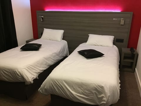 Premium bedding, individually decorated, individually furnished, desk