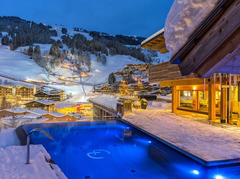 Indoor pool, outdoor pool