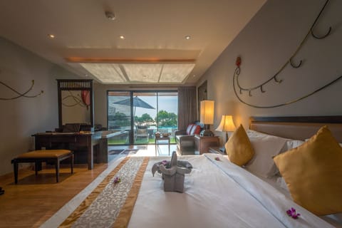 Deluxe with Pool Access Ocean VIew | Pillowtop beds, minibar, in-room safe, desk