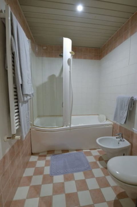 Family Room, Annex Building | Bathroom | Shower, rainfall showerhead, eco-friendly toiletries, hair dryer