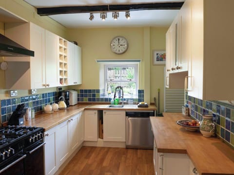 Spacious fitted kitchen | The Rockery - Rockery Cottages, Shap, near Penrith