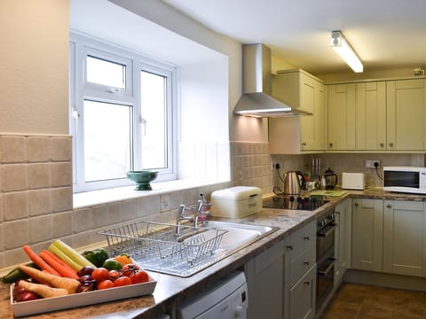 Delightful kitchen area | Upper Ffinnant - Ffinnant, Soar, near Brecon