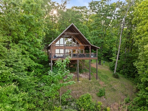 Enjoy the stunning views of the Arkansas Grand Canyon with your morning coffee from the beautiful deck.