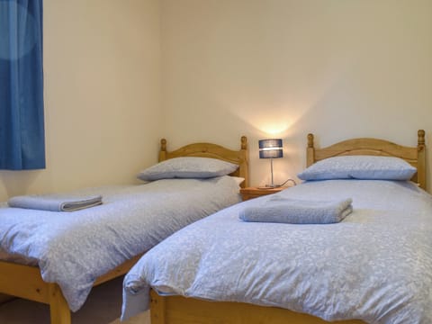Comfy twin bedroom | Little Allaston Farm Holidays - Lambing Shed - Little Allaston Farm, Lydney