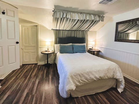 Deluxe Double Room, Non Smoking | Egyptian cotton sheets, premium bedding, down comforters, pillowtop beds