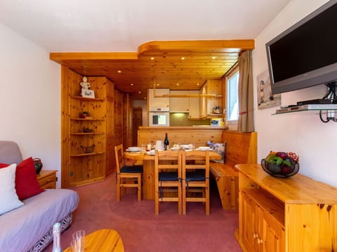 Table, Furniture, Cabinetry, Building, Comfort, Wood, Interior Design, Orange, Drawer, Television