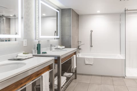 Deluxe Suite, 1 King Bed, Kitchen | Bathroom | Free toiletries, hair dryer, towels