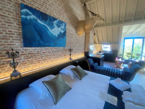 Presidential Penthouse, Garden View | Premium bedding, down comforters, minibar, individually decorated