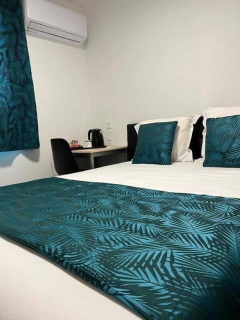 Double Room, Private Bathroom | Soundproofing, free WiFi, bed sheets, wheelchair access