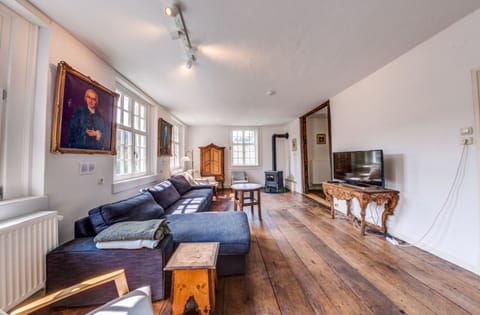 Exclusive Apartment (Tuchmacher-Suite) | Living area | TV