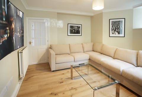 Lower ground floor: Cinema room