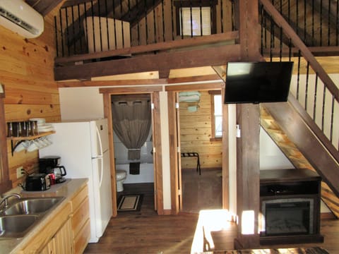 Buck Haven Family Cabin | Private kitchen | Microwave, oven, stovetop, dishwasher