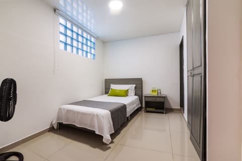 Single Room | Free WiFi, bed sheets