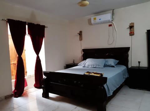 Deluxe Room, 1 Queen Bed | Free WiFi, bed sheets