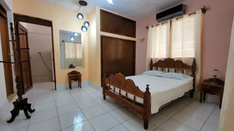 Economy Twin Room, Mixed Dorm, Garden View | Egyptian cotton sheets, premium bedding, memory foam beds