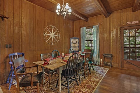 Large dining room table SEATS 10