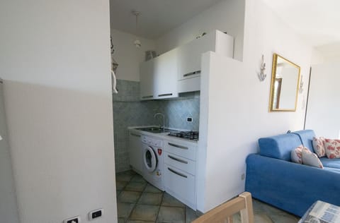 Superior House, 1 Bedroom, Patio, Partial Sea View | Private kitchen | Full-size fridge, stovetop, cookware/dishes/utensils