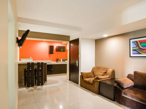 Junior Suite, 2 Bedrooms | Private kitchen | Coffee/tea maker