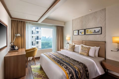 Superior Room | Egyptian cotton sheets, premium bedding, minibar, in-room safe