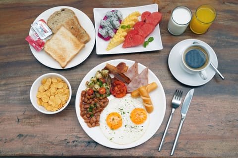 Daily buffet breakfast (THB 250 per person)