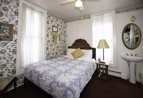 Double Room Single Use, 1 Queen Bed, Corner | Down comforters, individually decorated, individually furnished