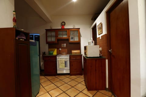 Double Room | Shared kitchen | Fridge, microwave, oven, electric kettle