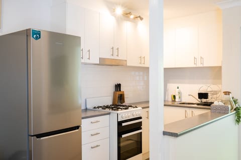 Comfort Apartment, 1 Bedroom | Private kitchen | Full-size fridge, microwave, oven, stovetop